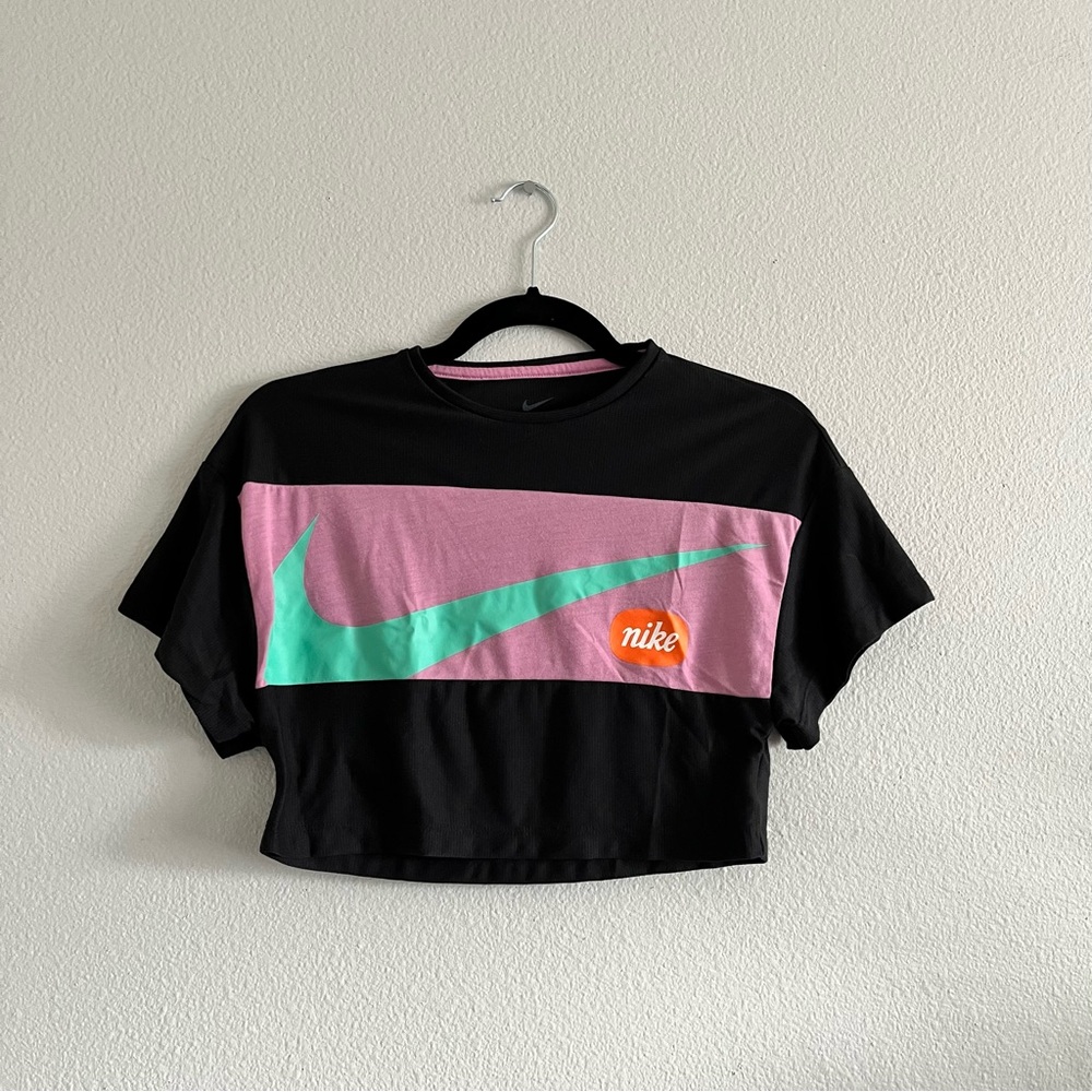 🪩 Nike | Retro Cropped Top 🪩